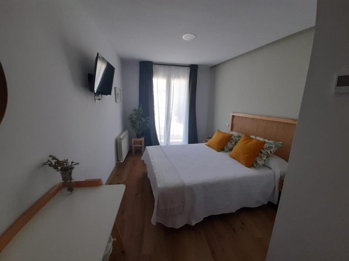Hotel Camino De Las Estrellas Serranillos Kültér fotó