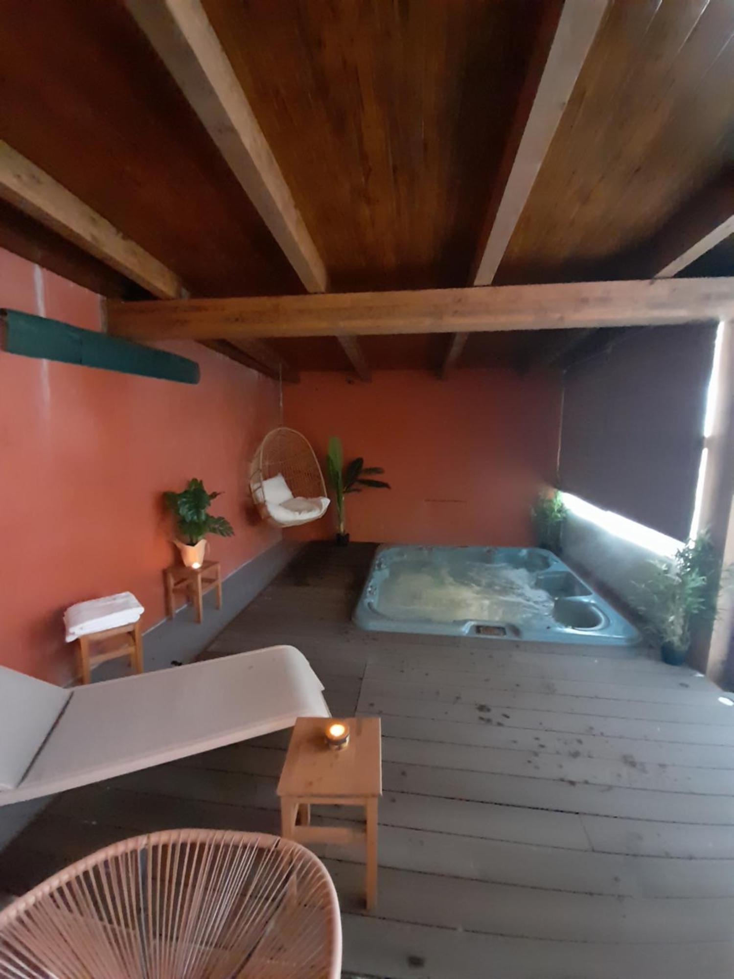 Hotel Camino De Las Estrellas Serranillos Kültér fotó